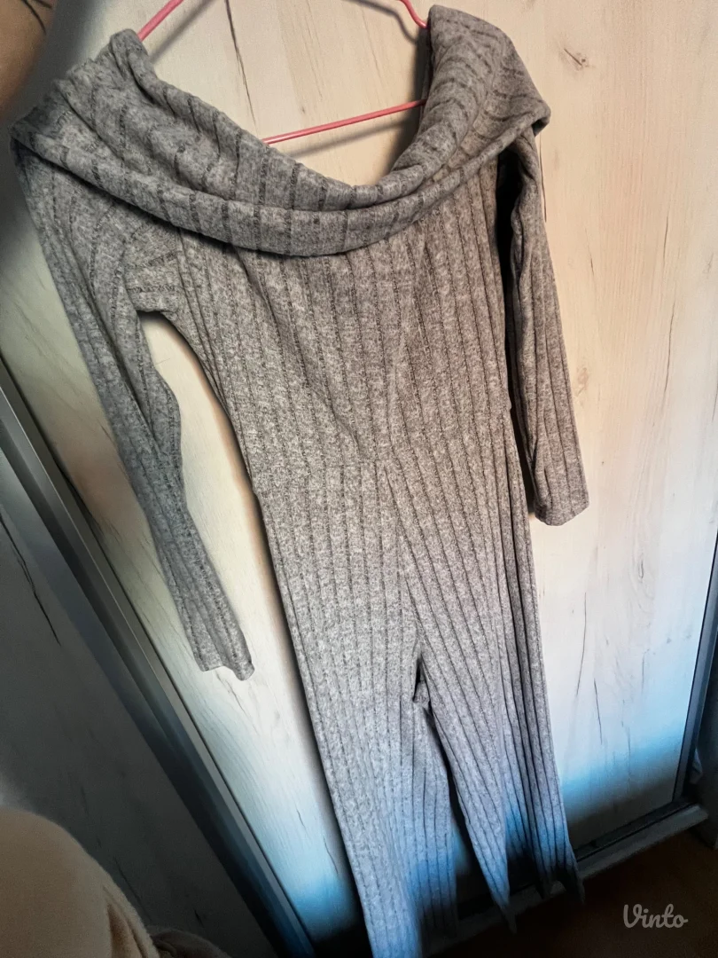 SHEIN sivi rebrasti kombinezon