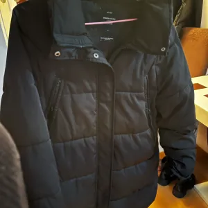 Zimska duža puff jakna