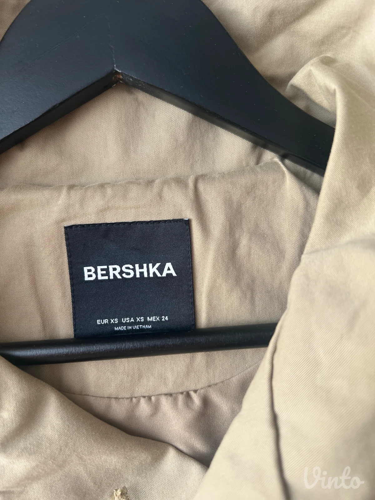 Bershka-tranch mantilic kratki