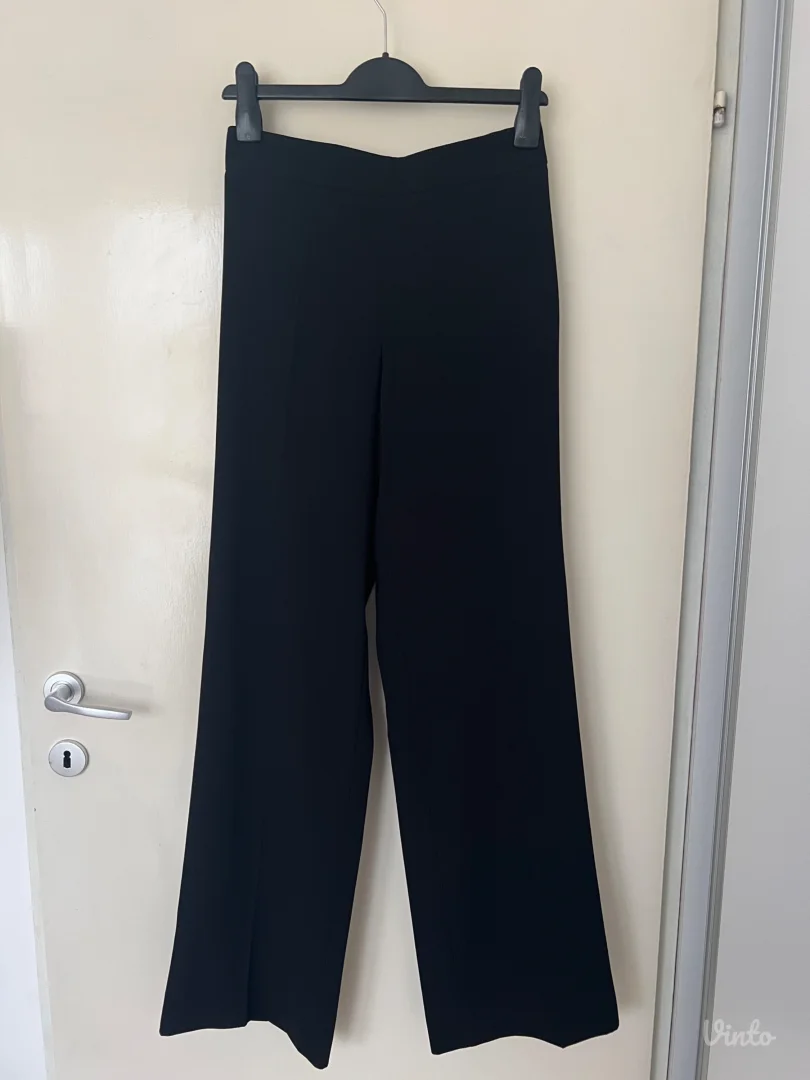 Zara-crne elegantne pantalone