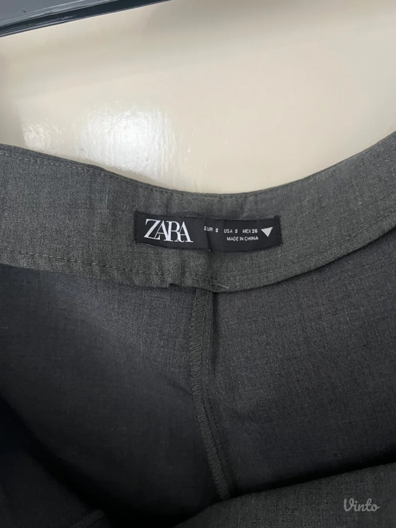 Zara- sivi skort