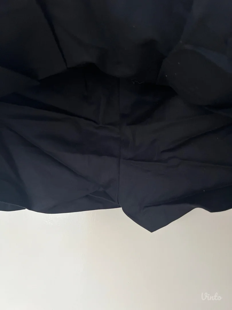 Zara-crni skort na falte