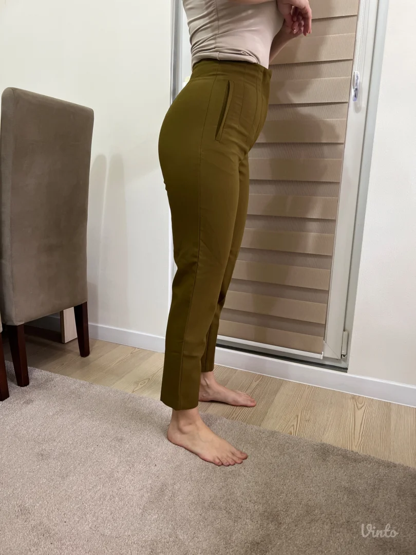 Zara pantalone visokog struka u više boja