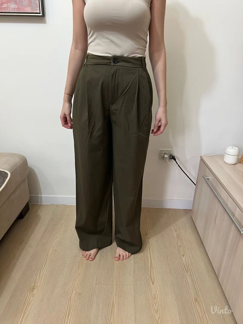 Zara-šire pantalone