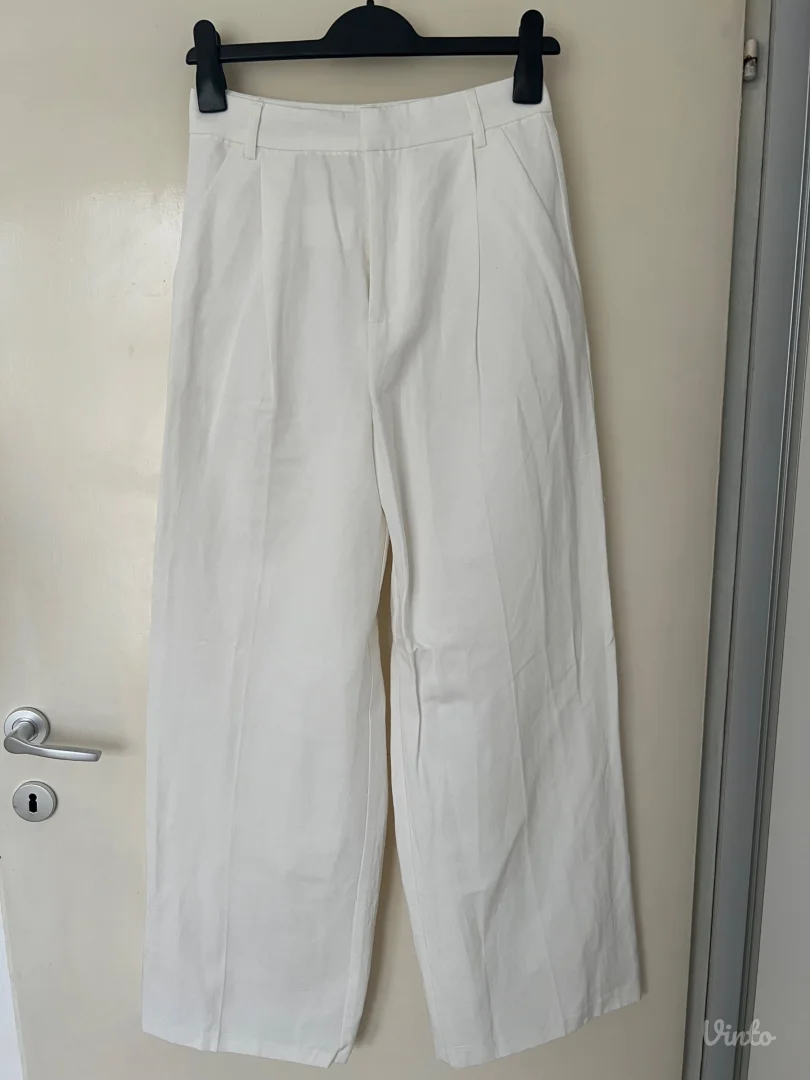 Zara bele lanene pantalone