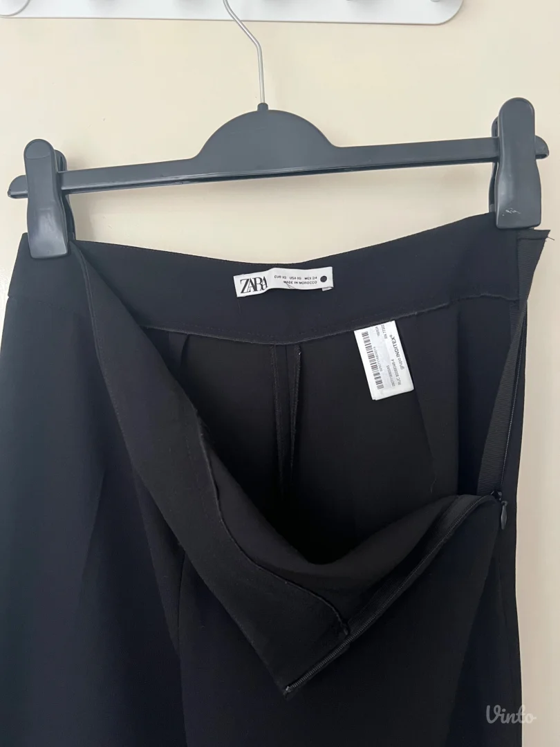 Zara-crne elegantne pantalone