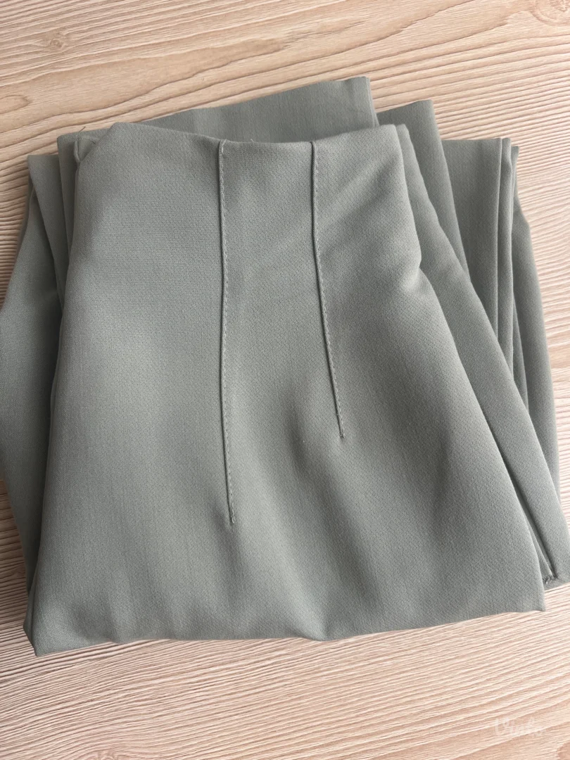 Zara-pantalone visokog struka