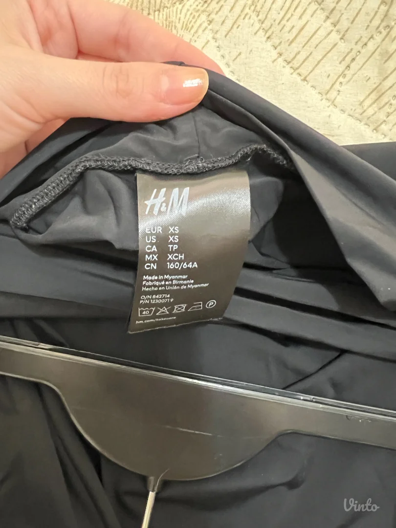 H&M plazna suknja u materijalu kupaceg