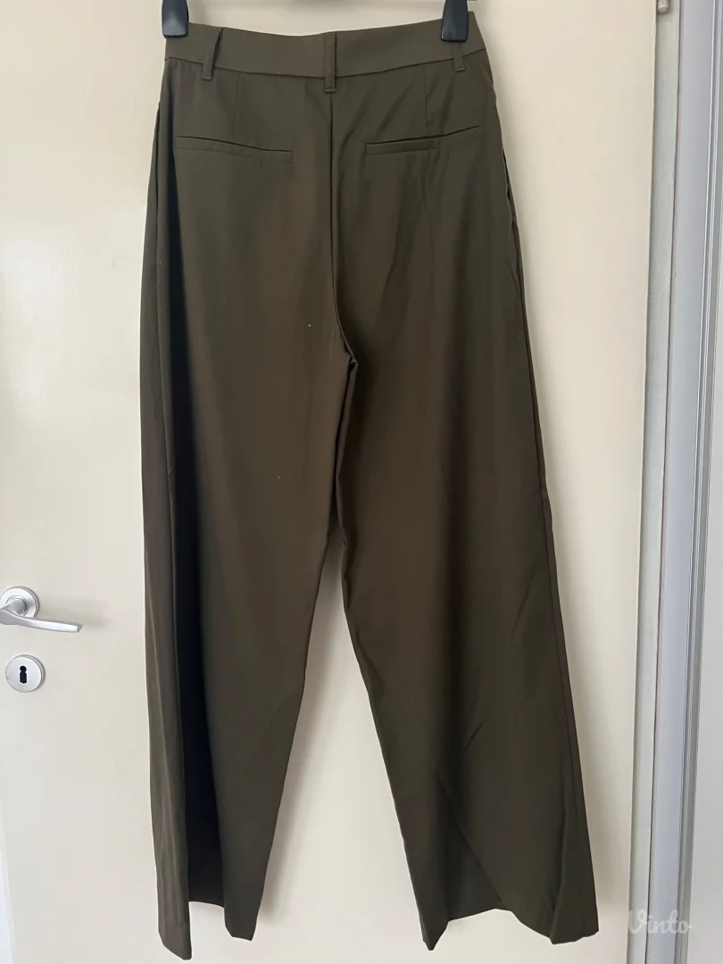 Zara-šire pantalone