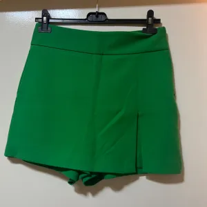 Zara-skort