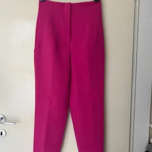 Zara-pantalone visokog struka