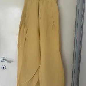 Zara - lanene letnje pantalone