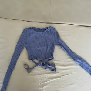Zara komplet-crop bluza i suknja