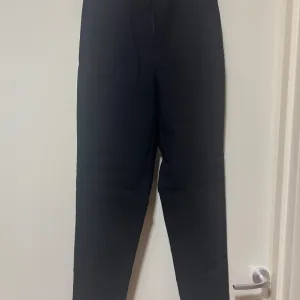 Zara-pantalone visokog struka