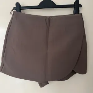 Zara-skort braon boje