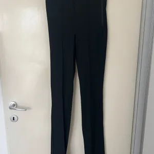 Zara pantalone sa šavom