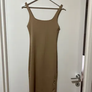 Zara -haljina
