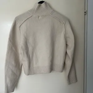H&M dzwmper