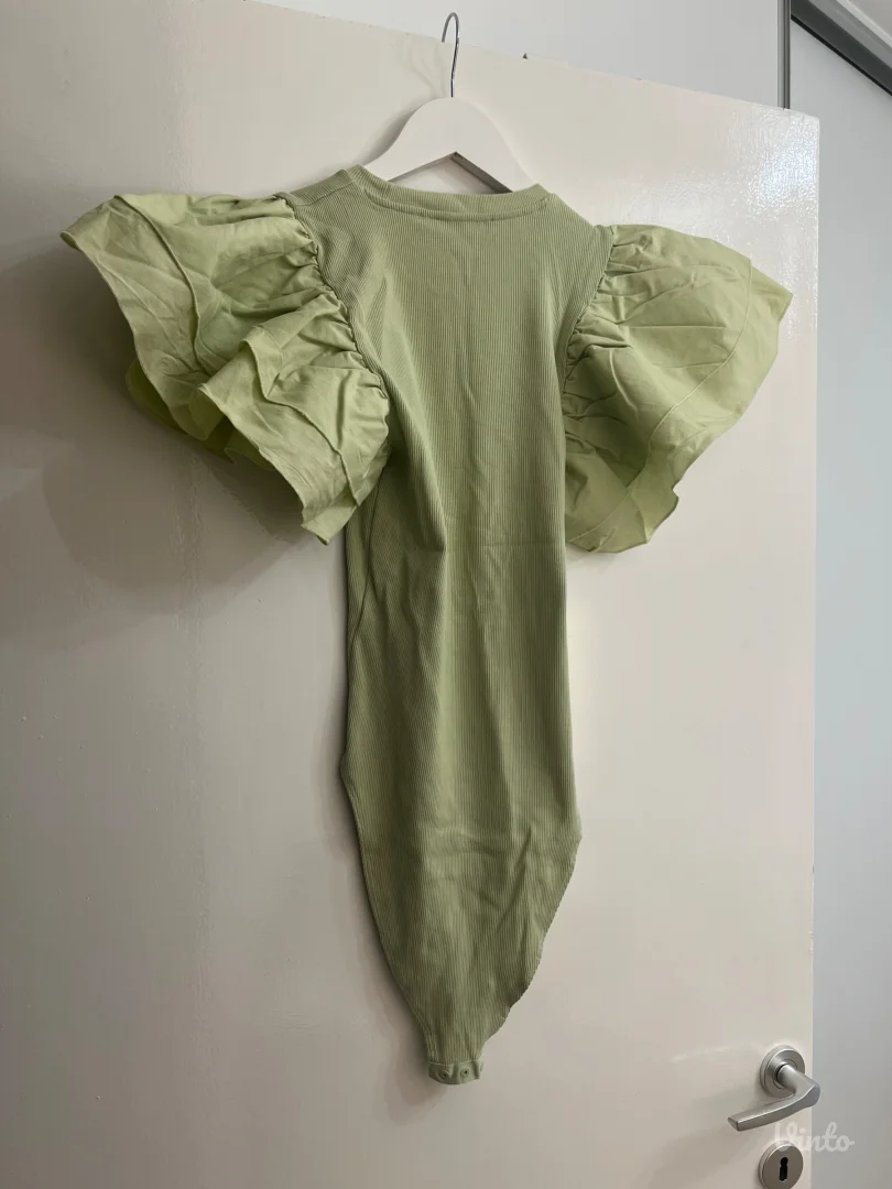 Zara-bodi sa rukavima sa karnerima