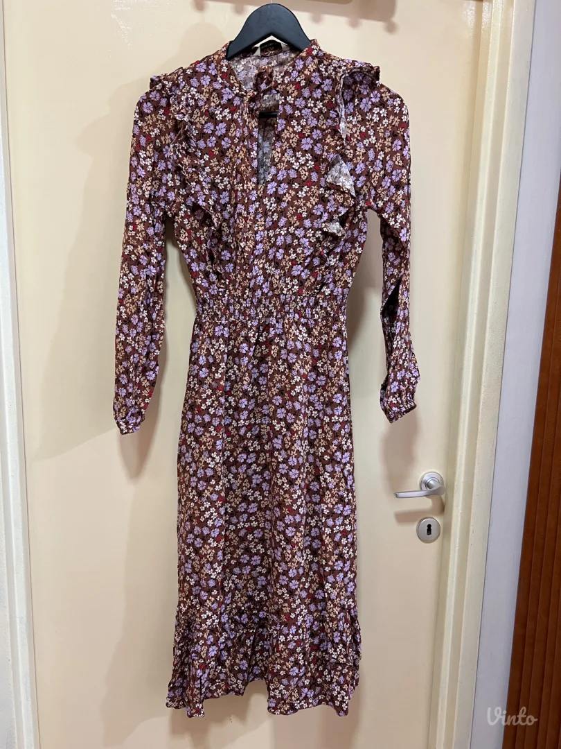 Stradivarius -haljina cvetnog dezena