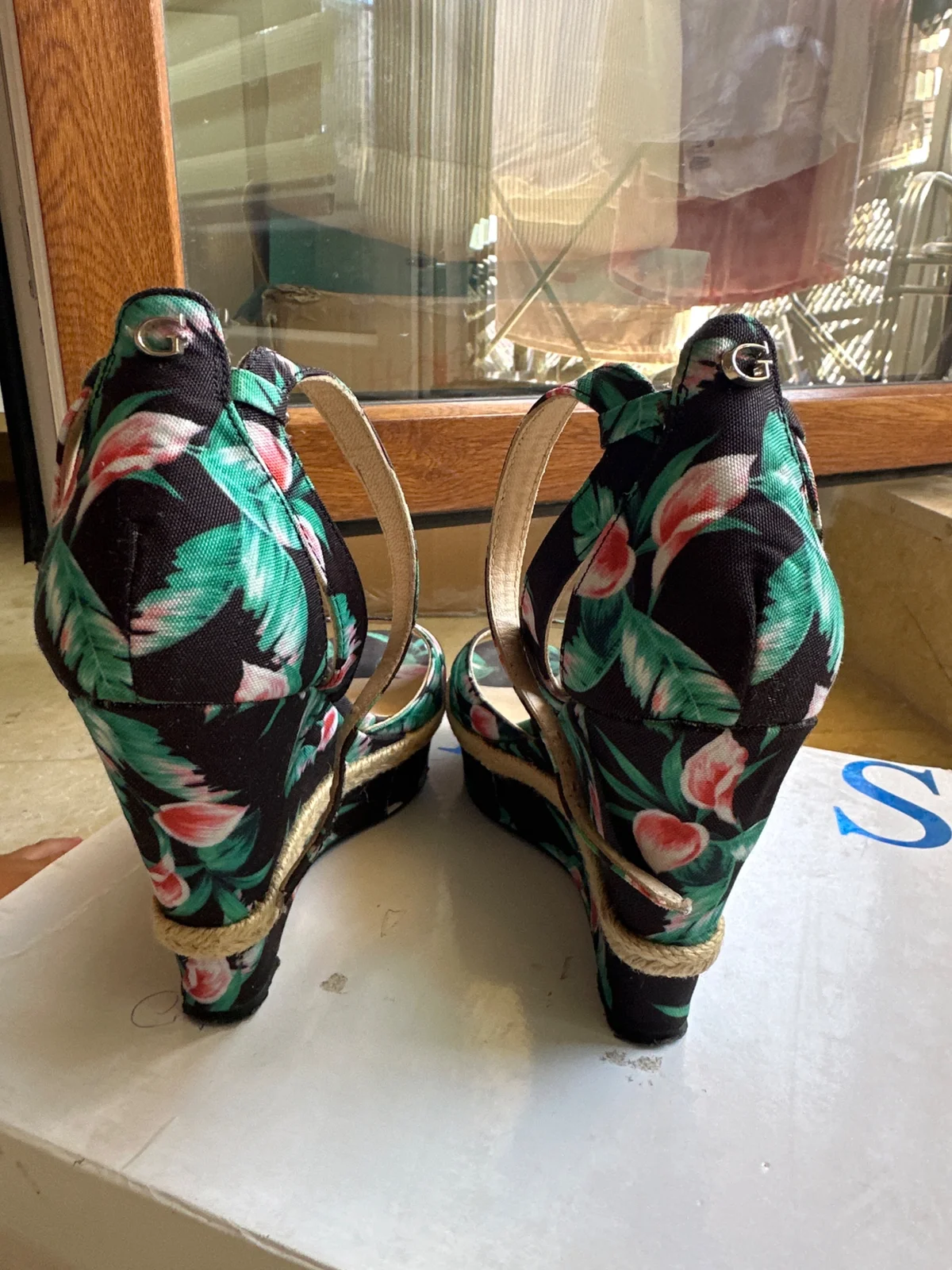 Guess,original sandale