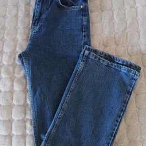 Dilvin-bootcut farmerke