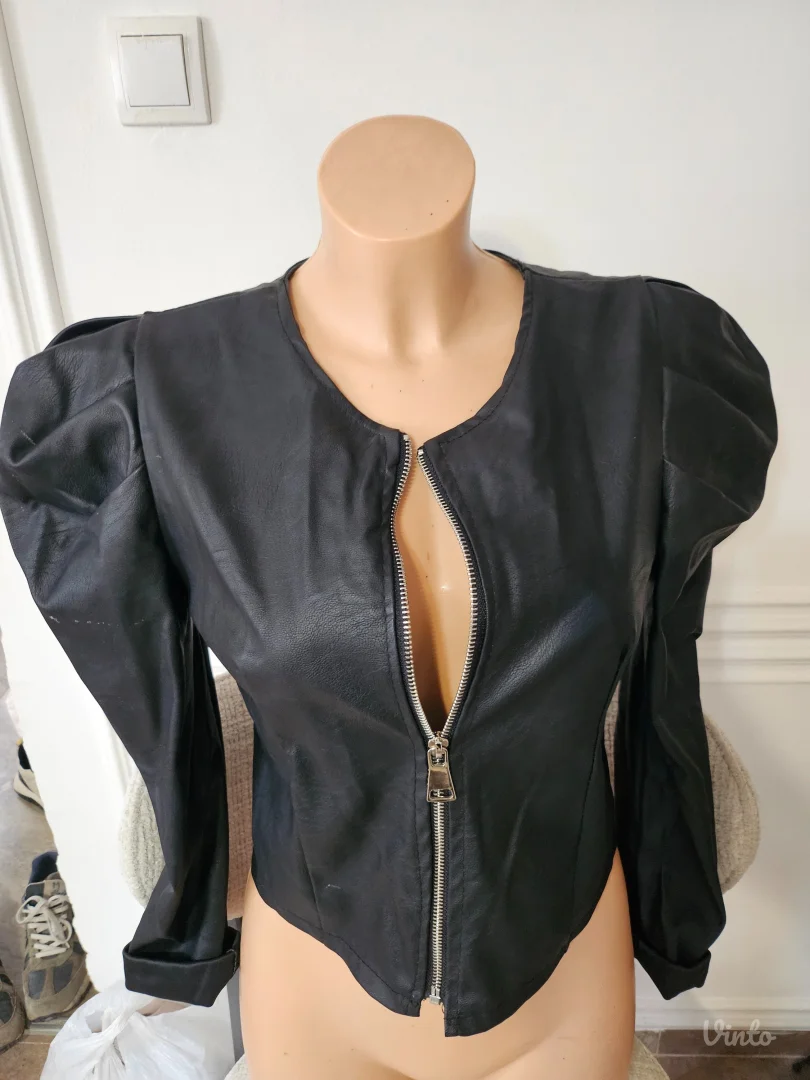 Zenska kratka jakna sa puf rukavima