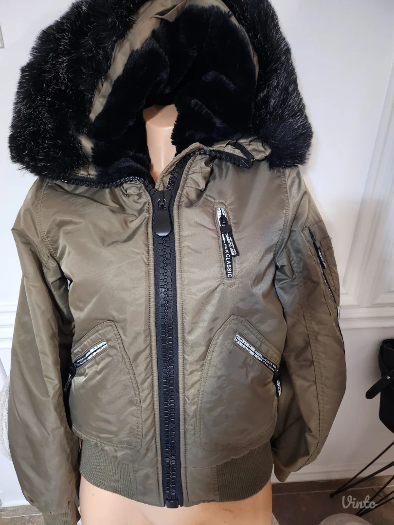 Zenska zimska jakna sa krznom