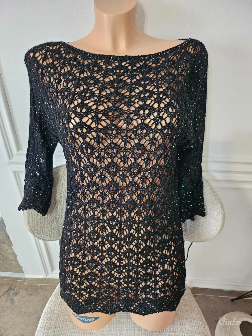 Koncana bluza sa sljokicama