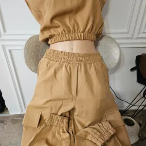 Komplet vrop top i pantalone
