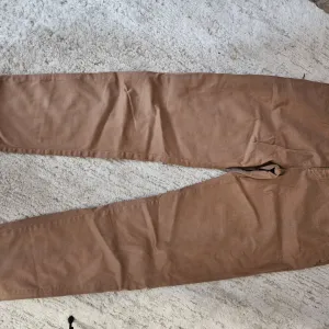 Boss zenske pantalone velicine M