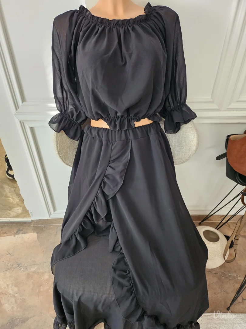 Komplet suknja na preklop i crop top