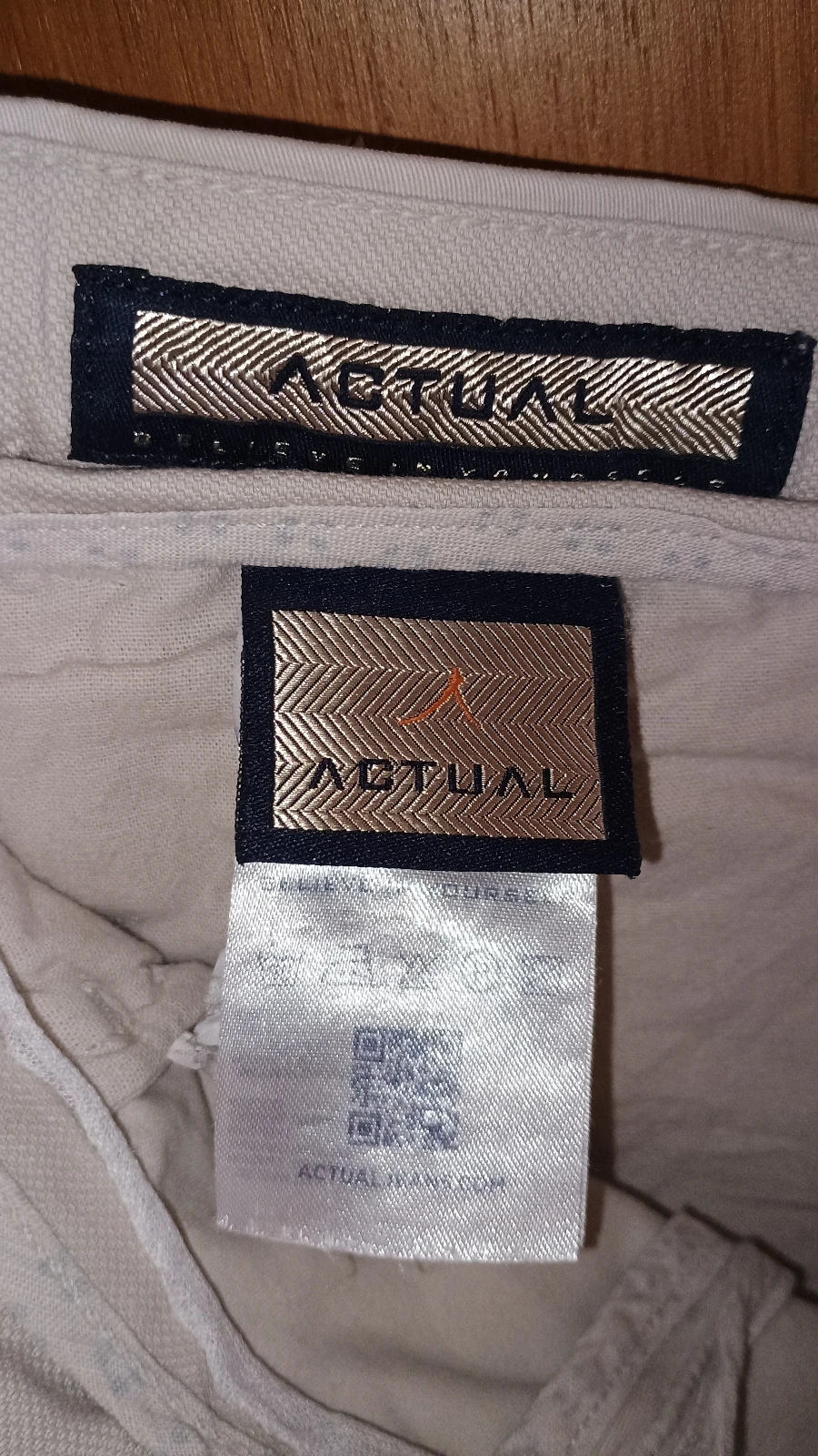 Pantalone muške Actual vel. XL (52)