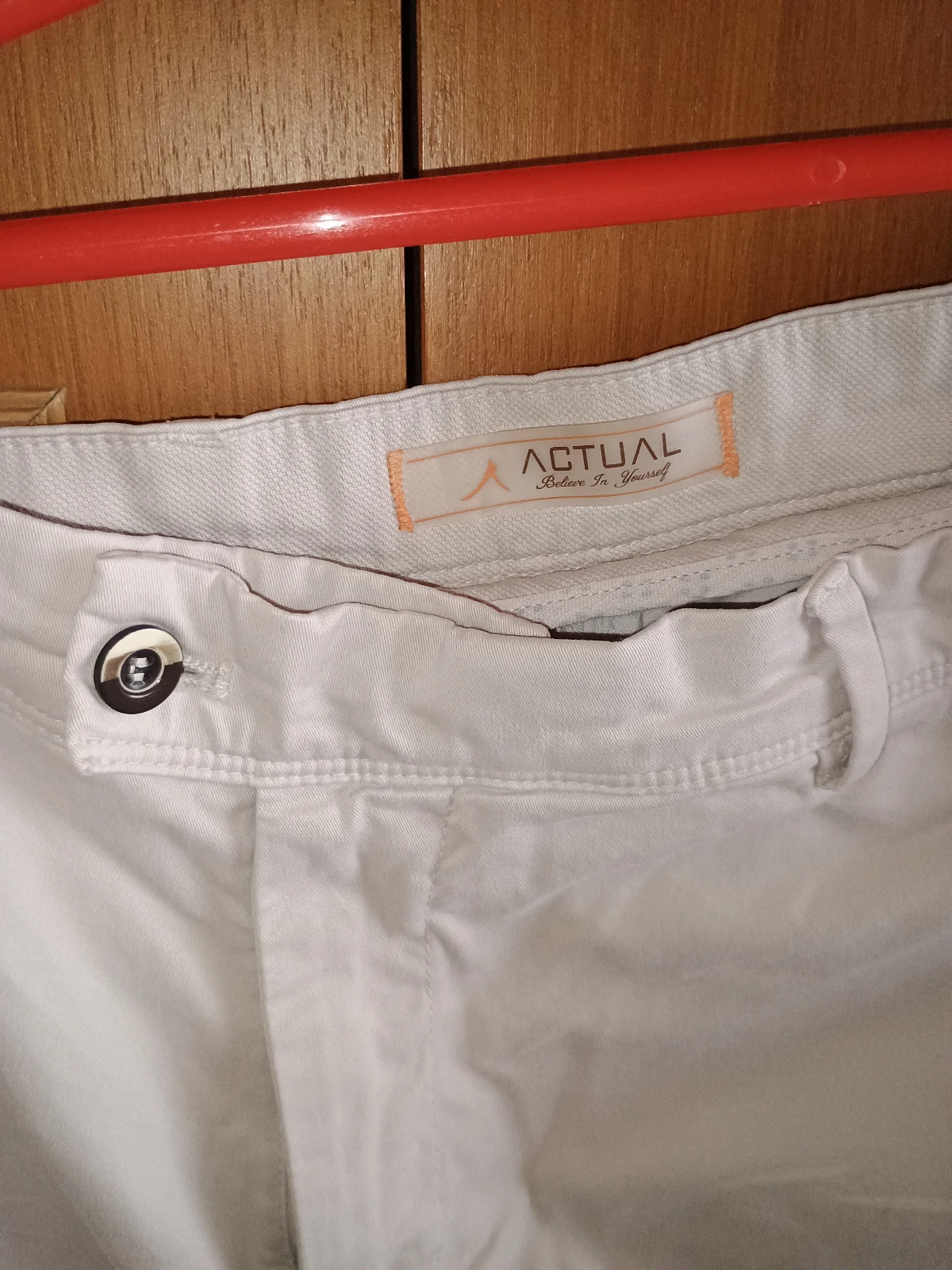 Pantalone muške Actual vel. XL (52)