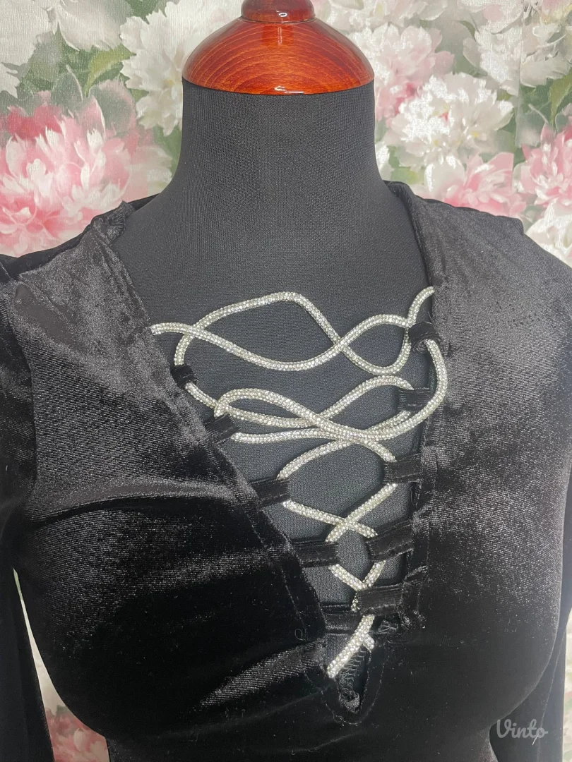 Plišana crna haljina