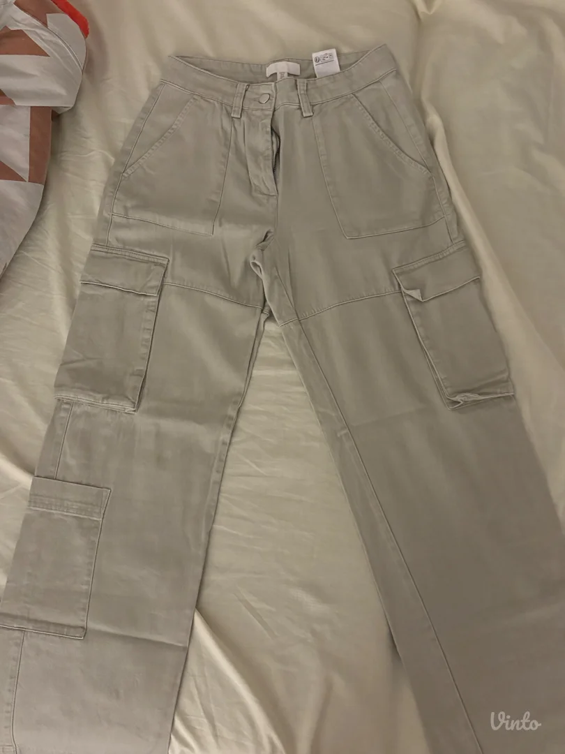 Cargo maslinaste pantalone HM