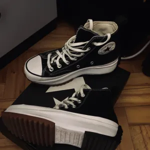 Convers Starke Run Star Hike Platform