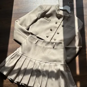 Komplet sako i suknja