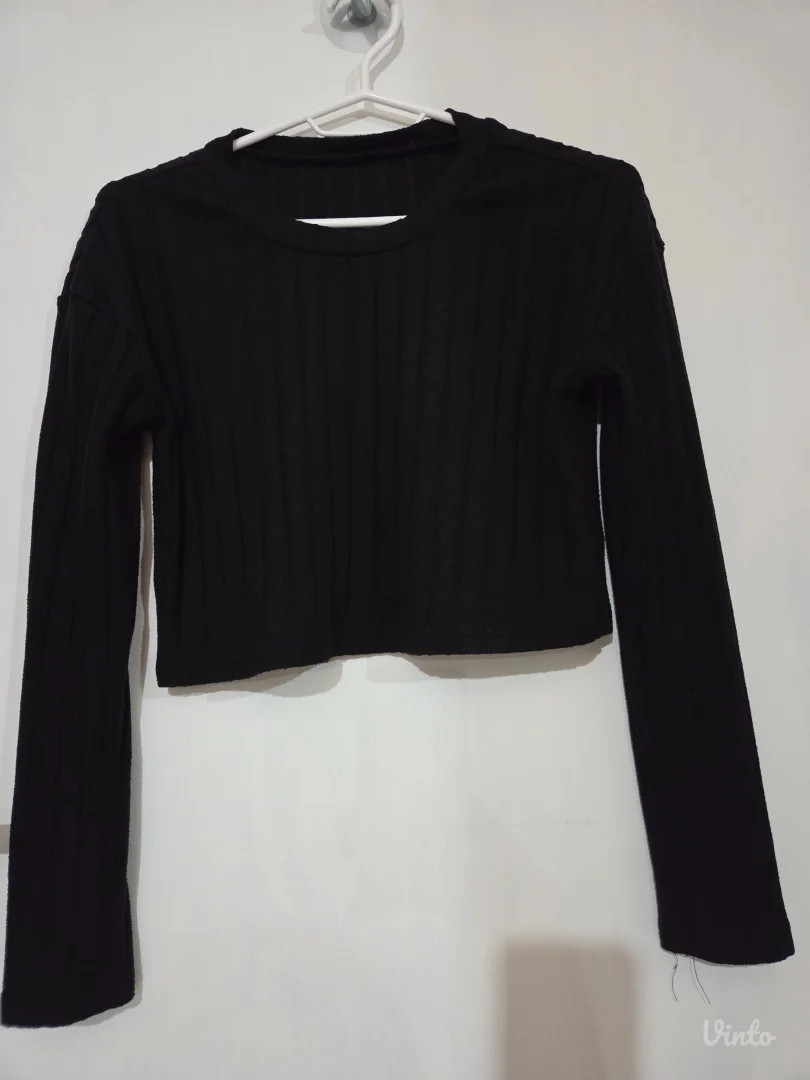 Crni ženski džemper