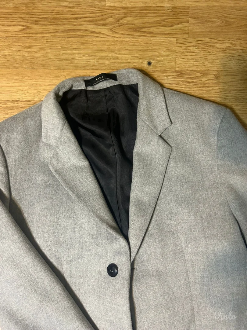 ZARA sivi kaput
