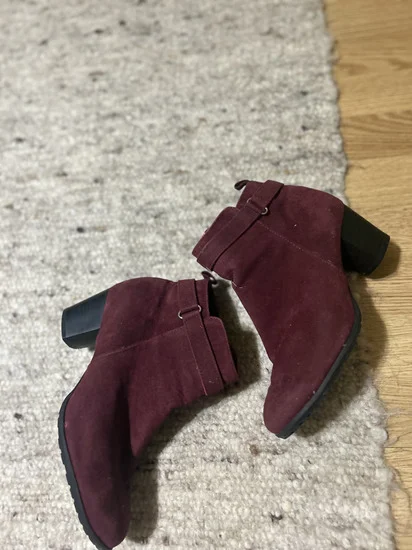 Bordo kratke čizme sa štiklom