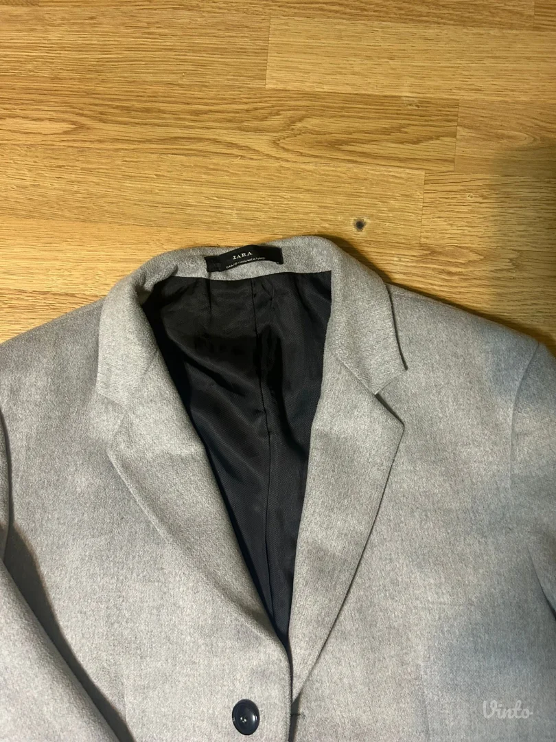 ZARA sivi kaput