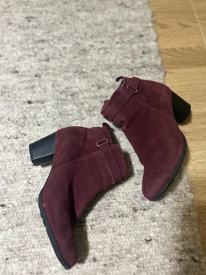 Bordo kratke čizme sa štiklom