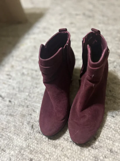 Bordo kratke čizme sa štiklom