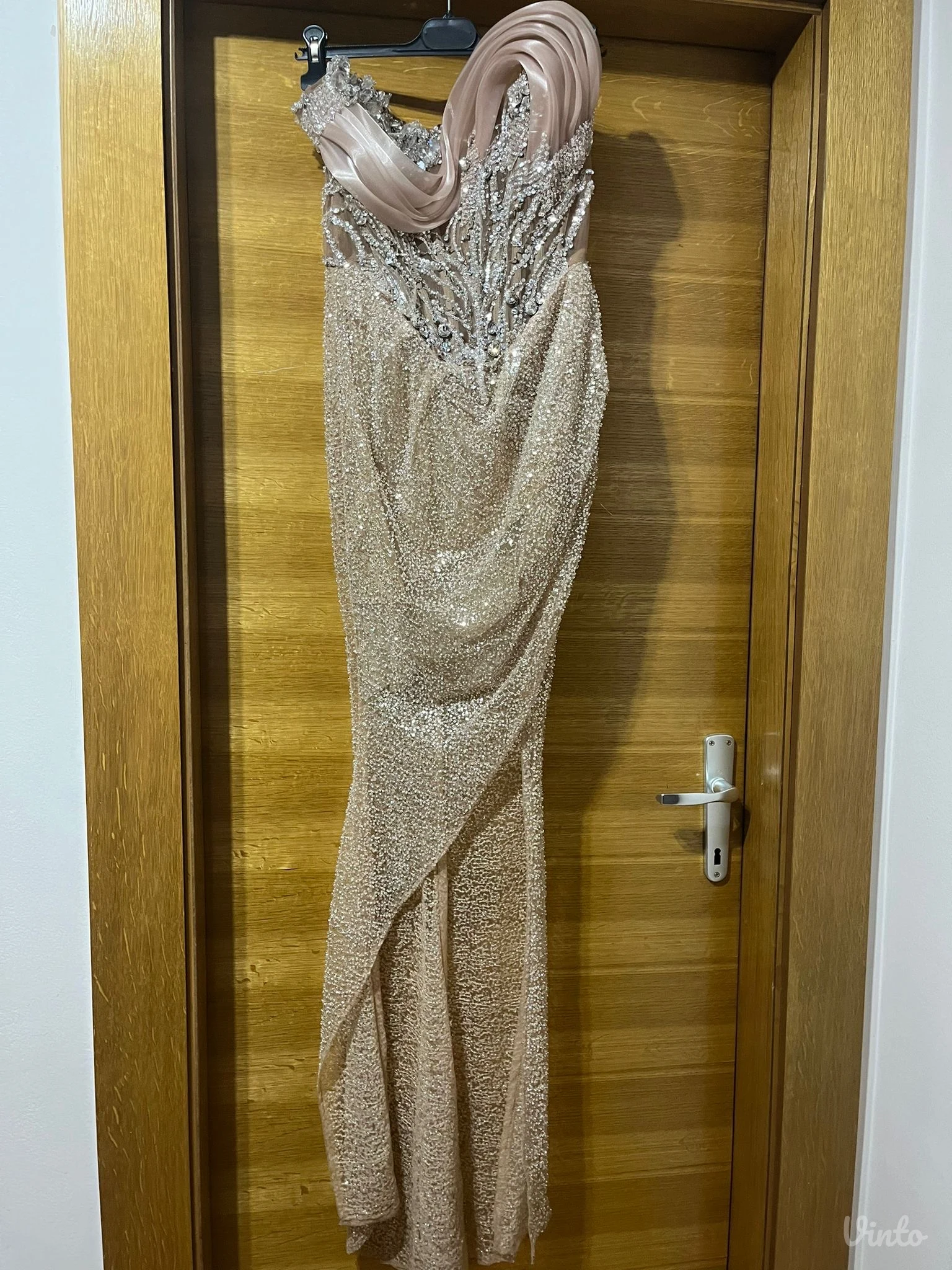 IV ICE svečana haljina