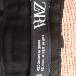 Zara široke pantalone