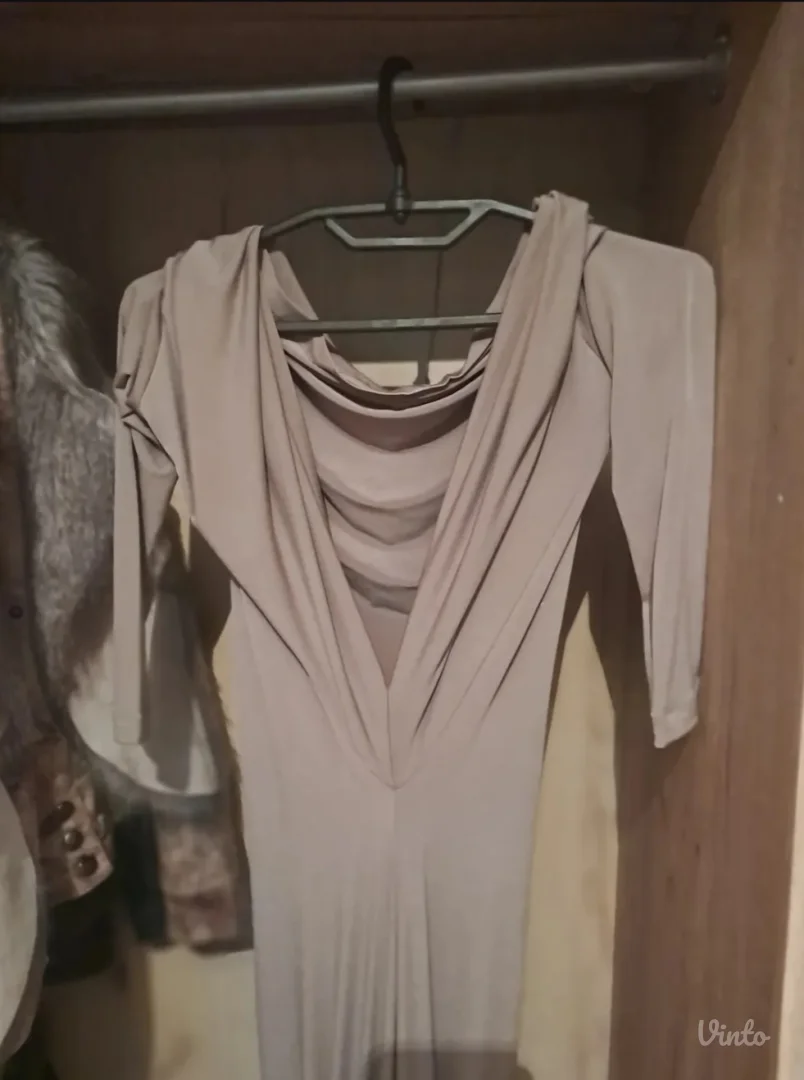 Elegantna duga haljina