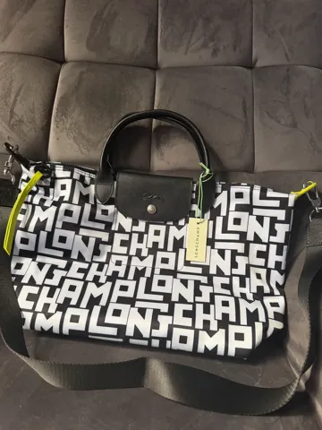 Longchamp Le pliage Medium
