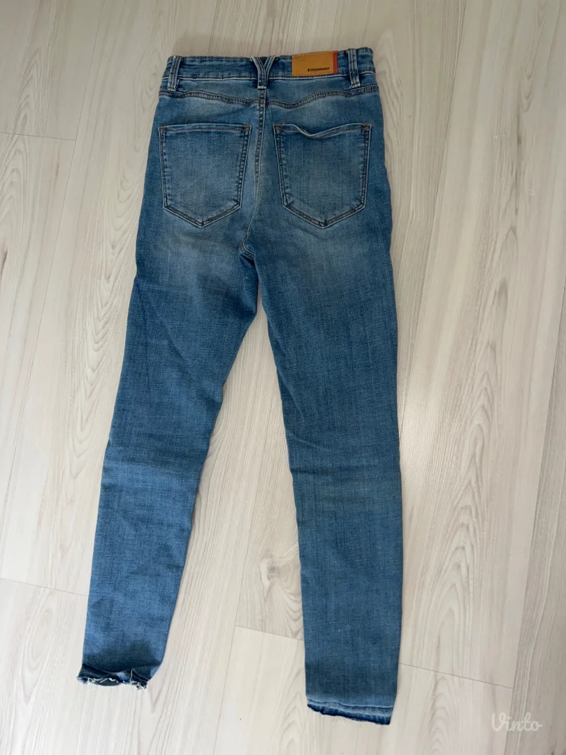 Stradivarius farmerice 36