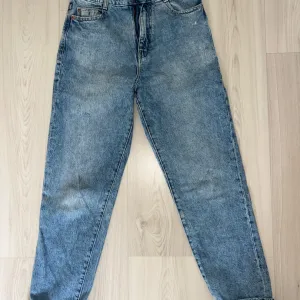 Zara farmerice 36